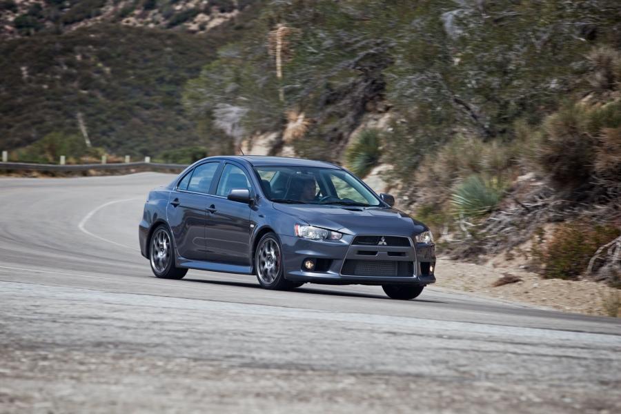 Mitsubishi Lancer Evolution X MR Touring 2012 года  (фото 23 из 34)